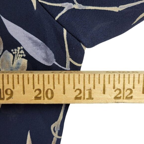 Pendleton Midi Skirt Suit Size 10 Lightweight Floral Navy Button Front Blouse - Picture 7 of 11